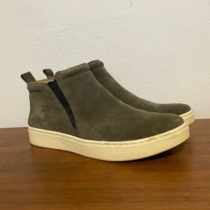 Söfft Britton II 7.5M sneaker boot Waterproof suede multi-lined leather insole.